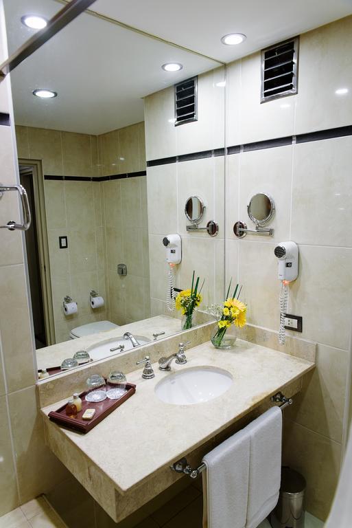 Land Plaza Hotel Bahía Blanca Eksteriør billede